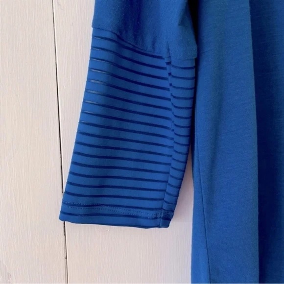 Charming Charlie | Royal Blue Burnout Stripe Crew Neck Knit Top, Medium - Picture 2 of 6
